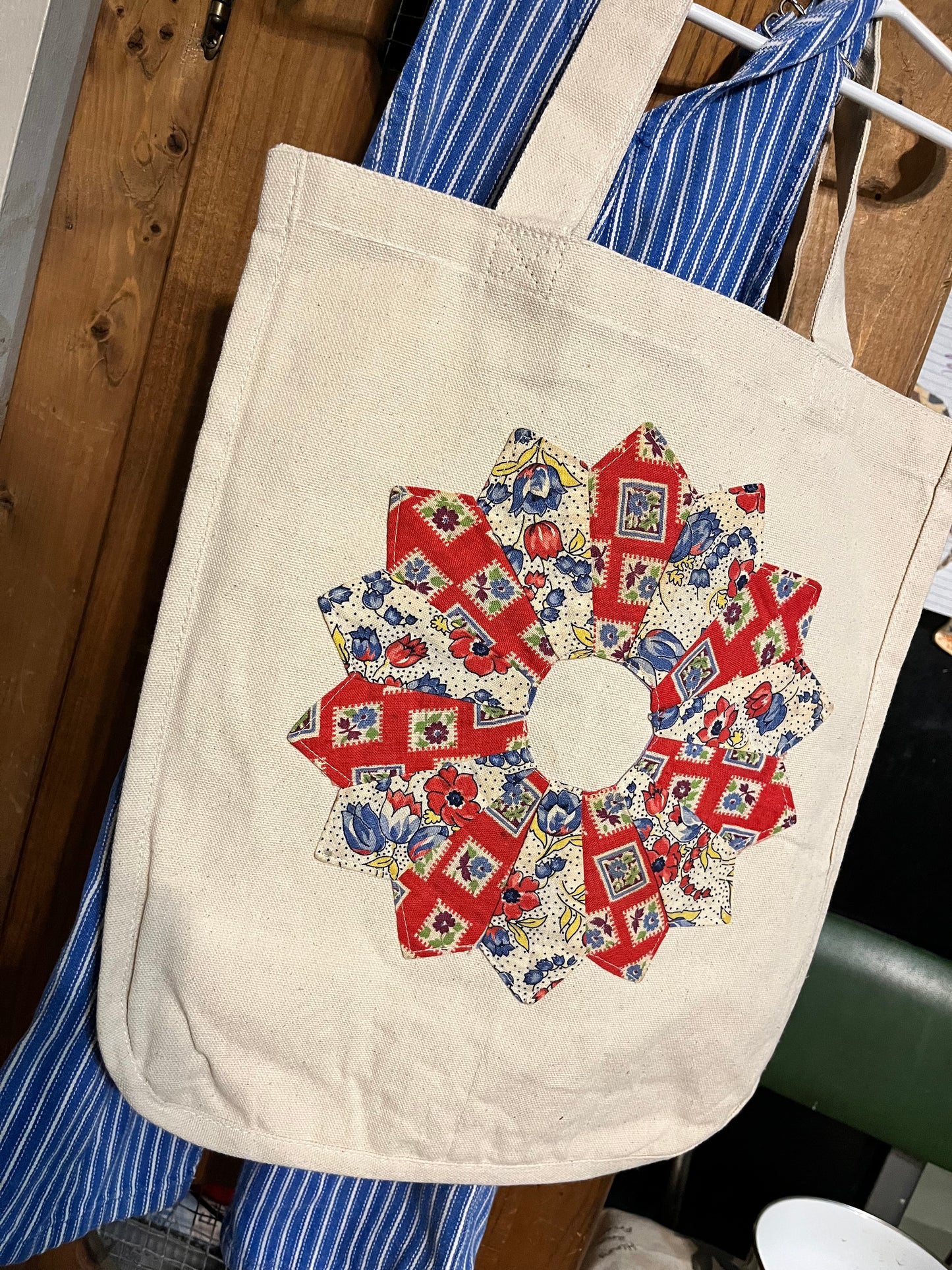 Sunday Tote w/Quilt Appliqué